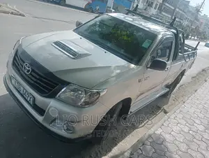 Toyota Hilux 2014 Silver