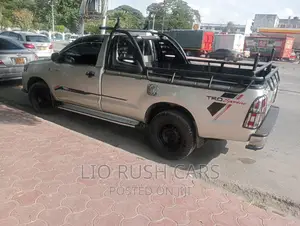 Toyota Hilux 2014 Silver