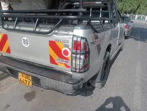 Toyota Hilux 2014 Silver