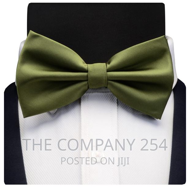 GUSLESON Silk Solid Pre-Tied Bow Tie for Men Purple Black . - thumbnail 2