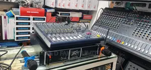 8 Channels Plain Mixer and 2000 Watts Peavey Amplifier