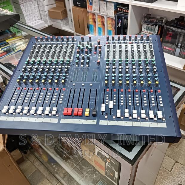 Soundcraft LX9 16 Channels Plain Mixer - main view