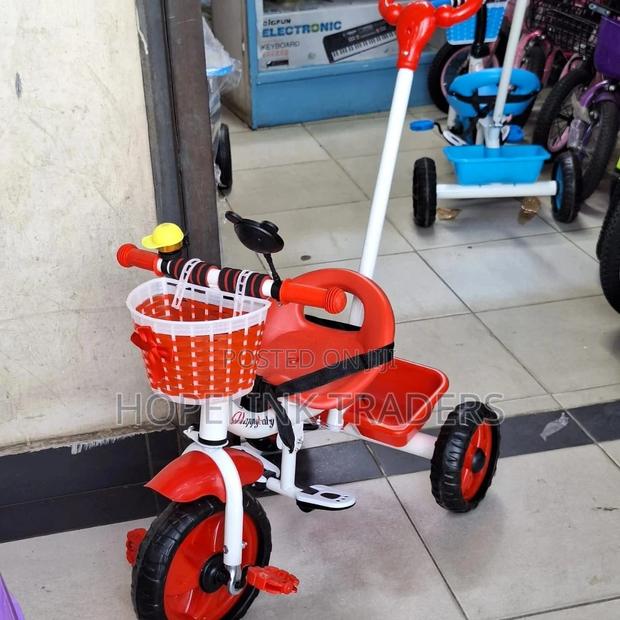 Bicycle Kids Tricycle With Push Handle. - main view