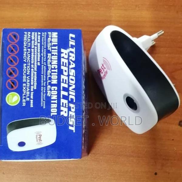 Ultrasonic Pest Repeller Electronic Indoor Plug