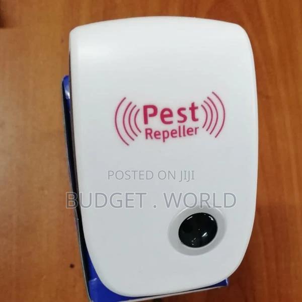 Pest Control Device Plug in Repellent for Bugs Insects Mice