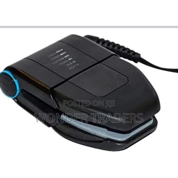 Portable Travel Iron. - main view