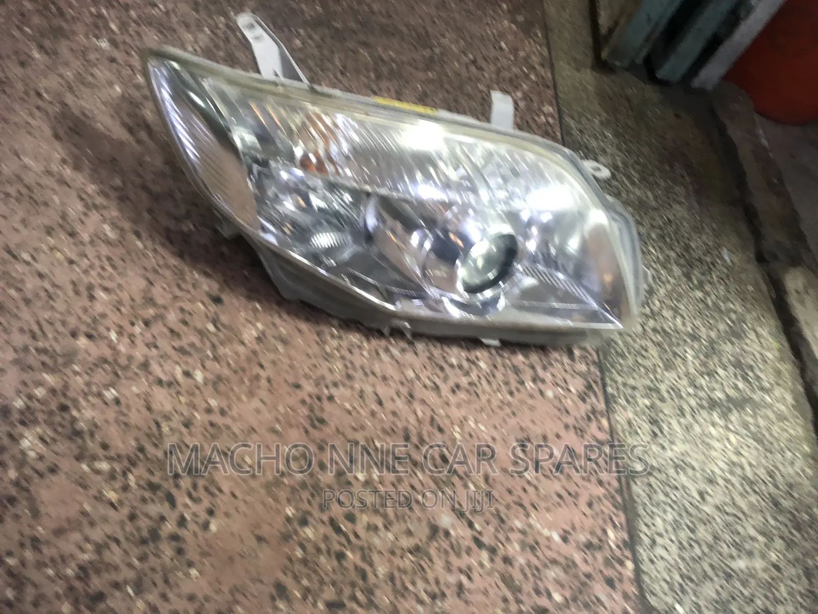 Toyota Fielder 2010 Xenon Headlight (Clear )