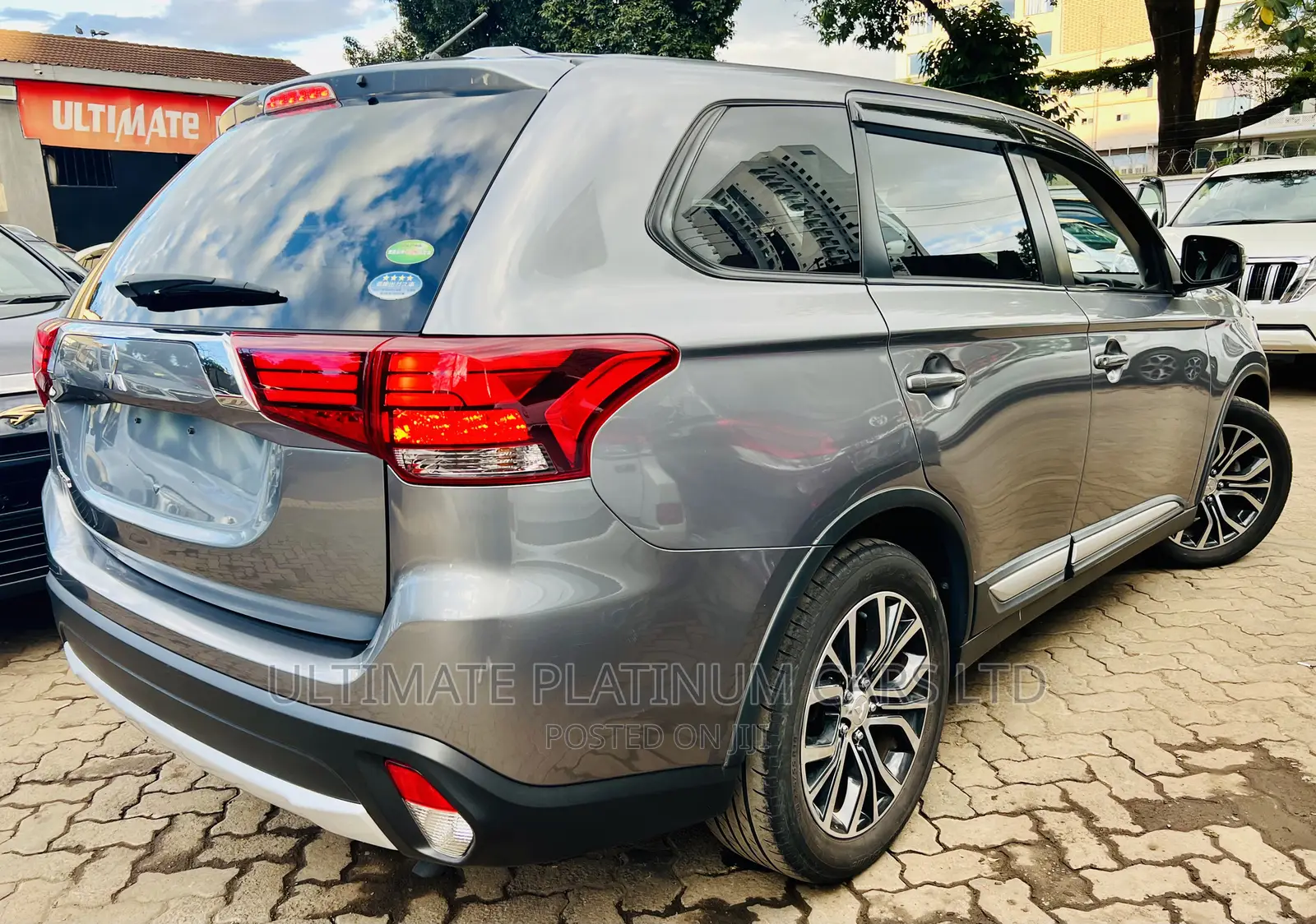 Mitsubishi Outlander 2016 Gray