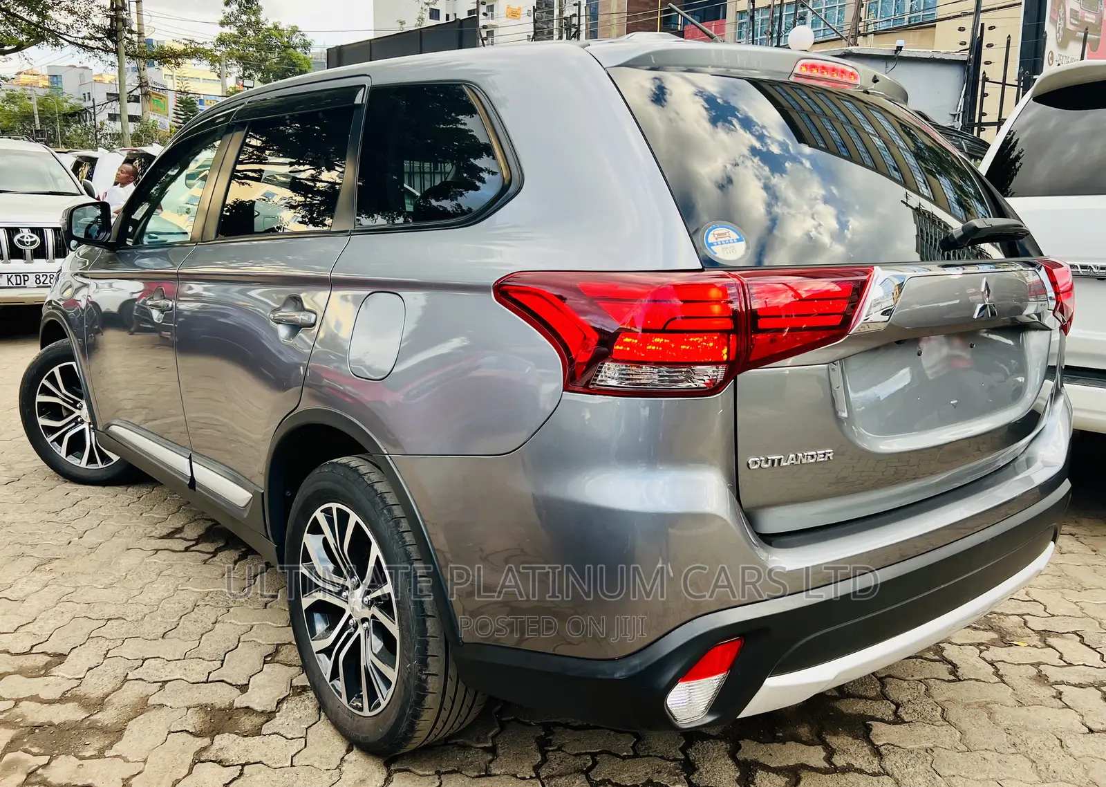 Mitsubishi Outlander 2016 Gray
