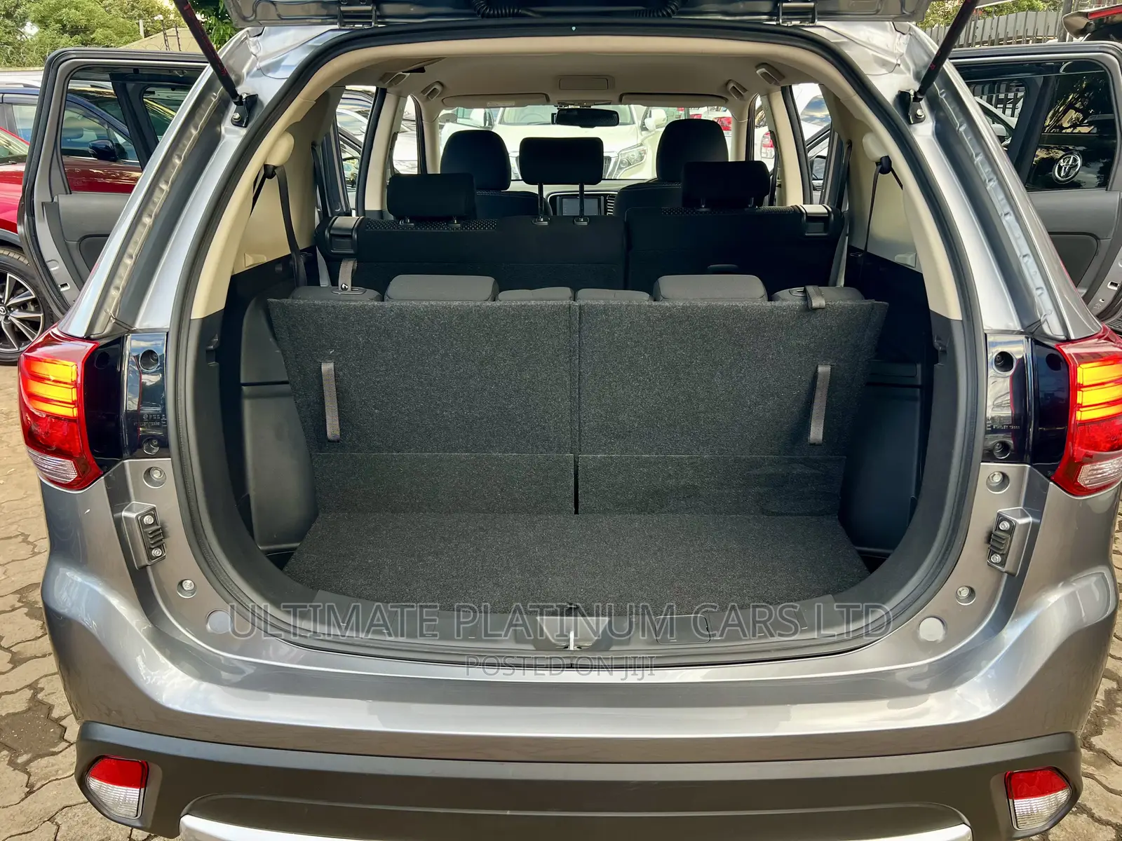 Mitsubishi Outlander 2016 Gray