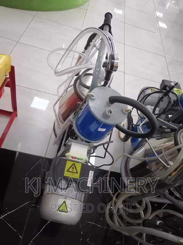 Single Cow/Bucket Milking Machine Milano Super Quality - thumbnail 3