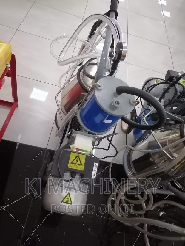 Single Cow/Bucket Milking Machine Milano Super Quality - thumbnail 4