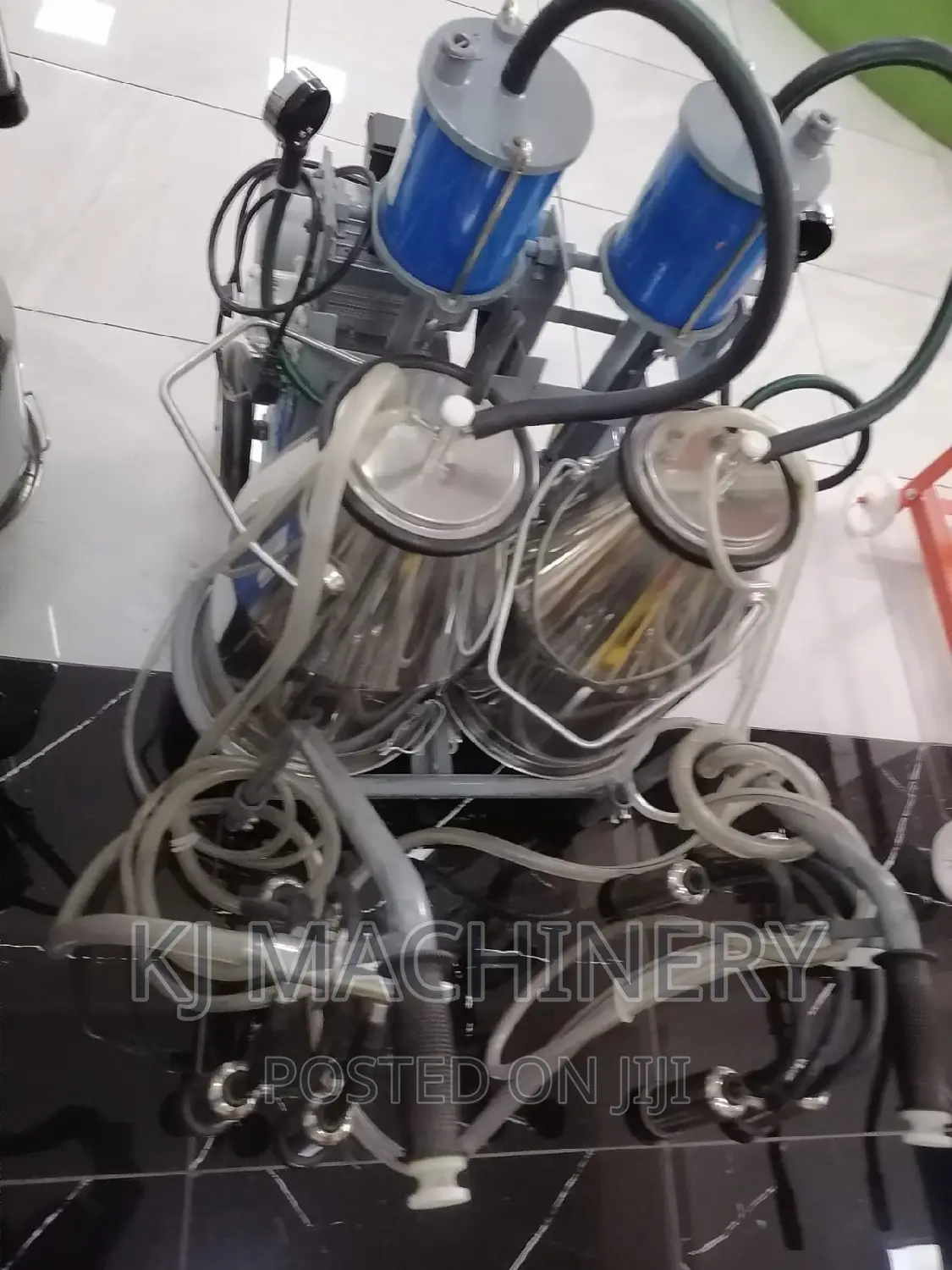 Double Bucket Milking Machine -Quality Powerful Machinery