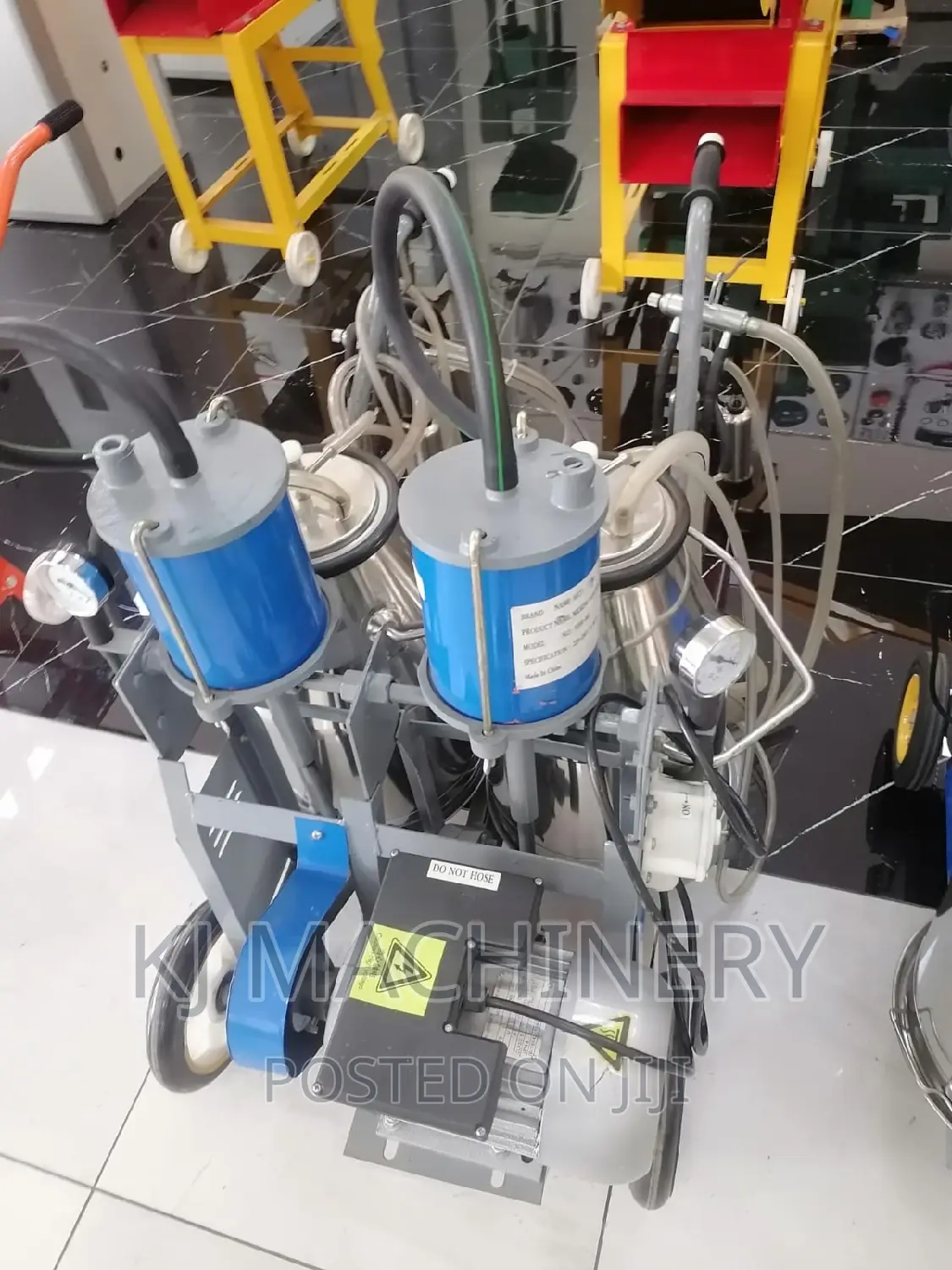 Double Bucket Milking Machine Super Powerful Machinery