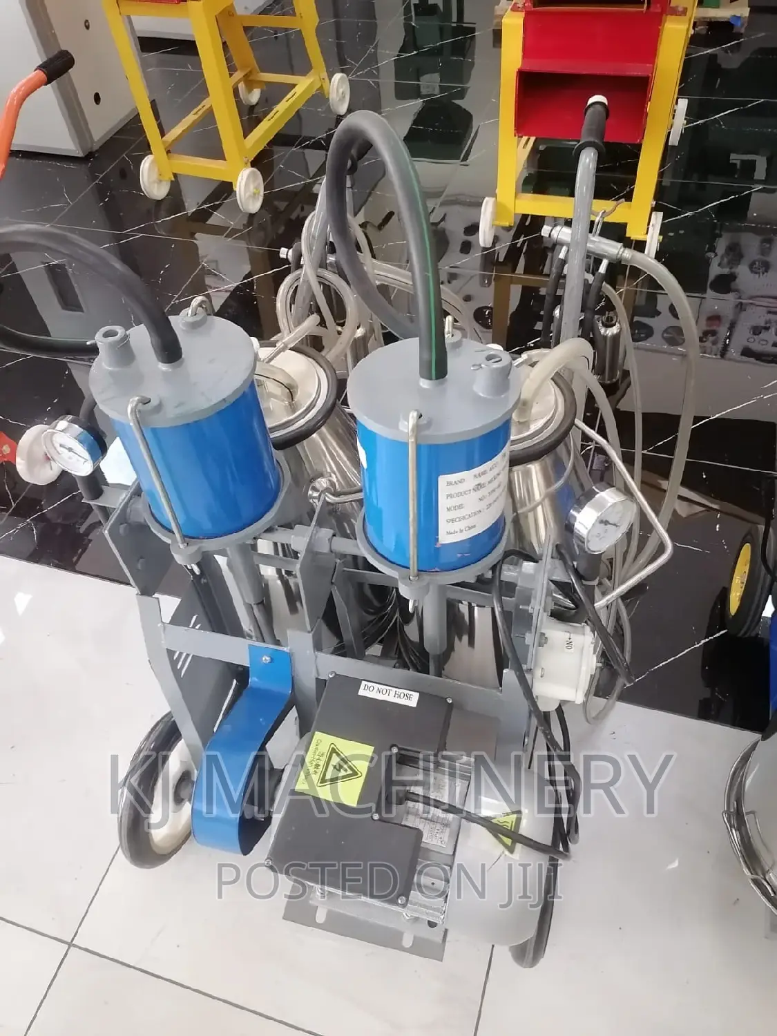 Double Bucket Milking Machine Super Powerful Machinery