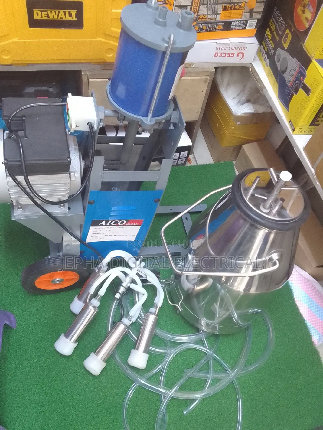 Single Portable Milking Machine