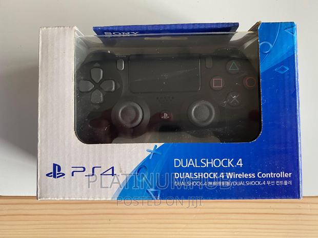 Original Playstation 4 Pad U5c - main view