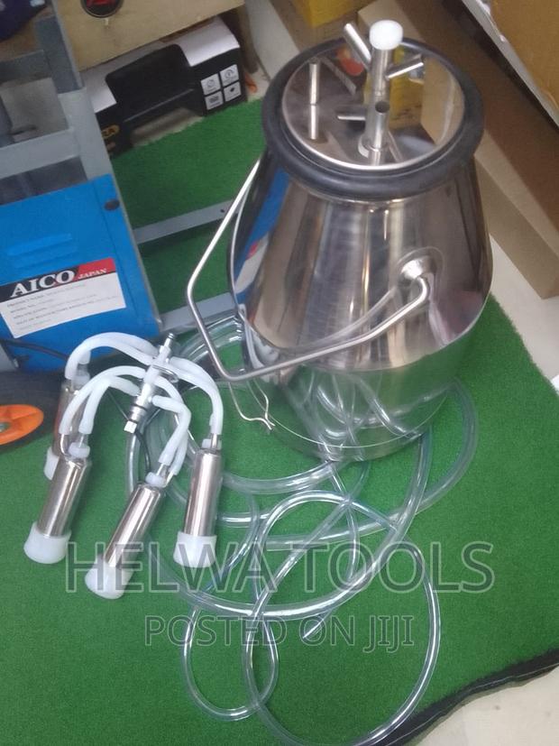 Electric Single Milking Machine - main view