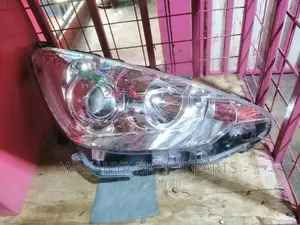 Toyota Aqua Non Xenon Head Lamp Model 2010/2012, Ex Japan