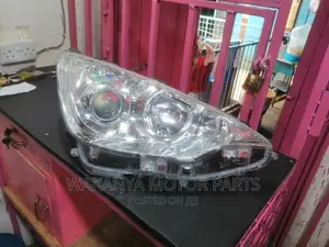 Toyota Aqua Non Xenon Head Lamp Model 2010/2012, Ex Japan