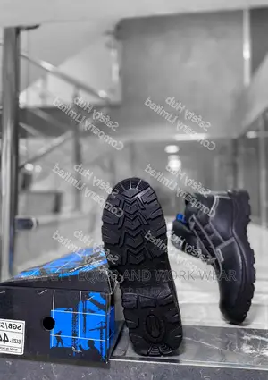 Buy Slip-resistant Vaultex Safety Boots
