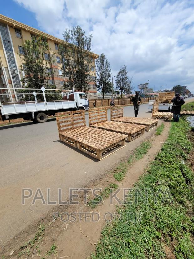 Pallet Bed- 4*6 Detachable and Blazed Pallet Bed. (BG01)