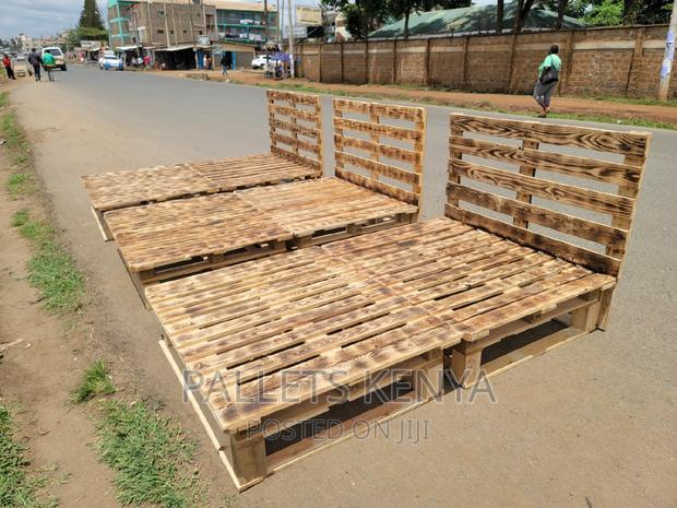 Pallet Bed- 4*6 Detachable and Blazed Pallet Bed. (GT07)