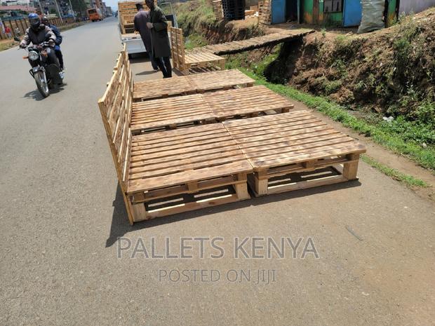 Pallet Bed- 4*6 Detachable and Blazed Pallet Bed. (HJ023)