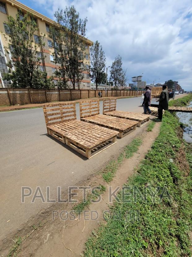 Pallet Bed- 4*6 Detachable and Blazed Pallet Bed. (HF260)
