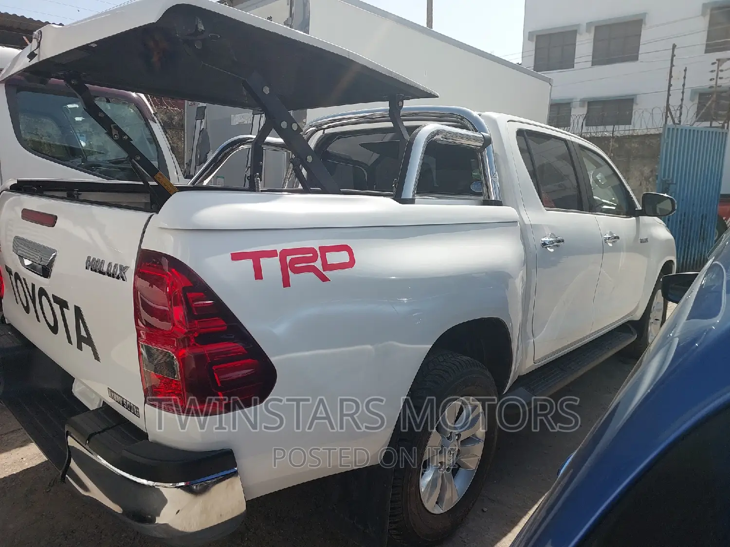 Toyota Hilux 2018 White