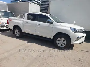 Toyota Hilux 2018 White