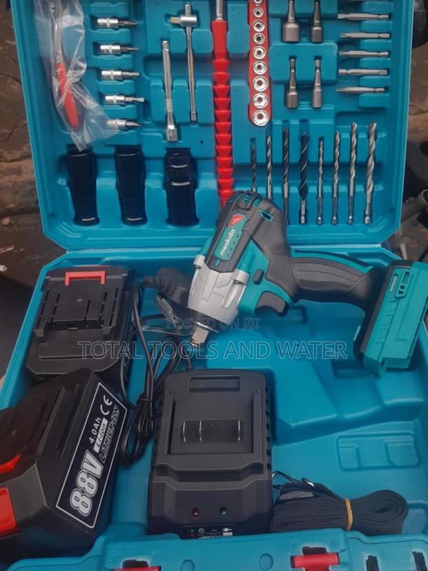 Cordless Makita Impact Wrench,2 88V Rechargeable Batteries