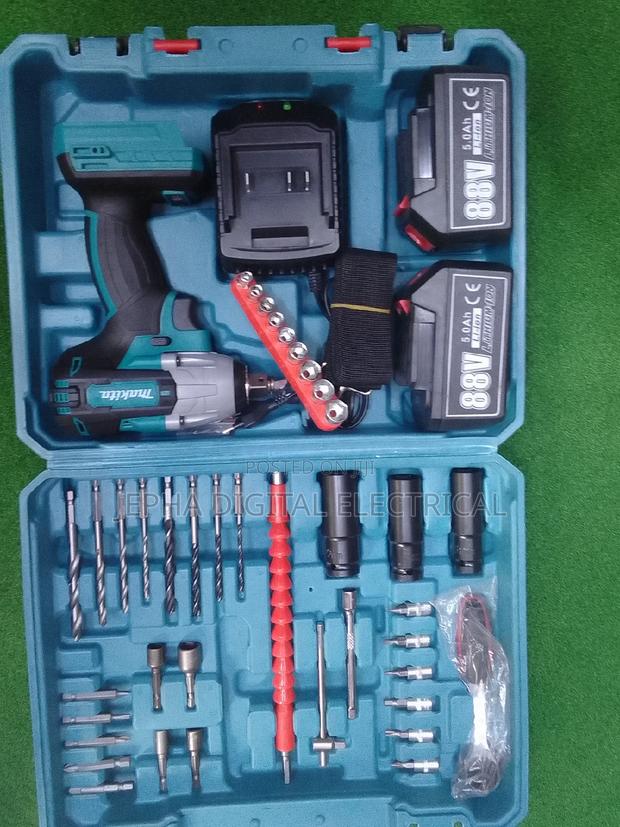 Makita Cordless Impact Wrench Powerful - main view