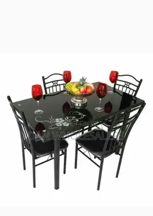 DT,4 Seats Dining Table With a Glass Top