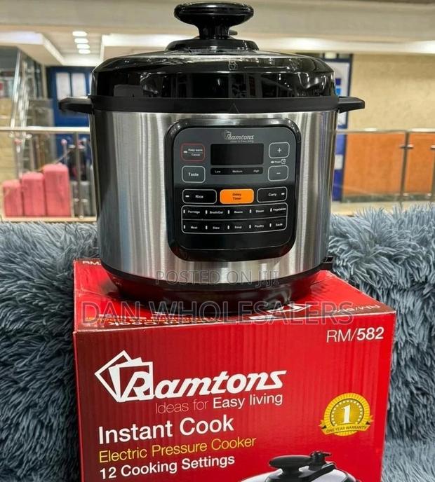 Ramtons RM/582-E- Pressure Cooker- Black - main view