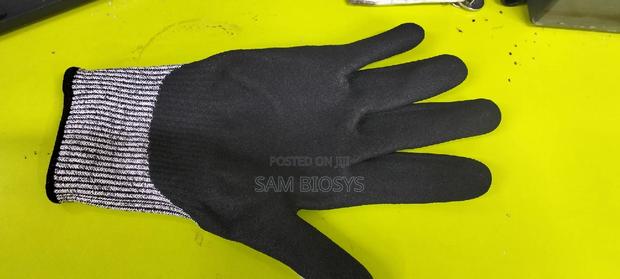 Safety Gloves 🧤