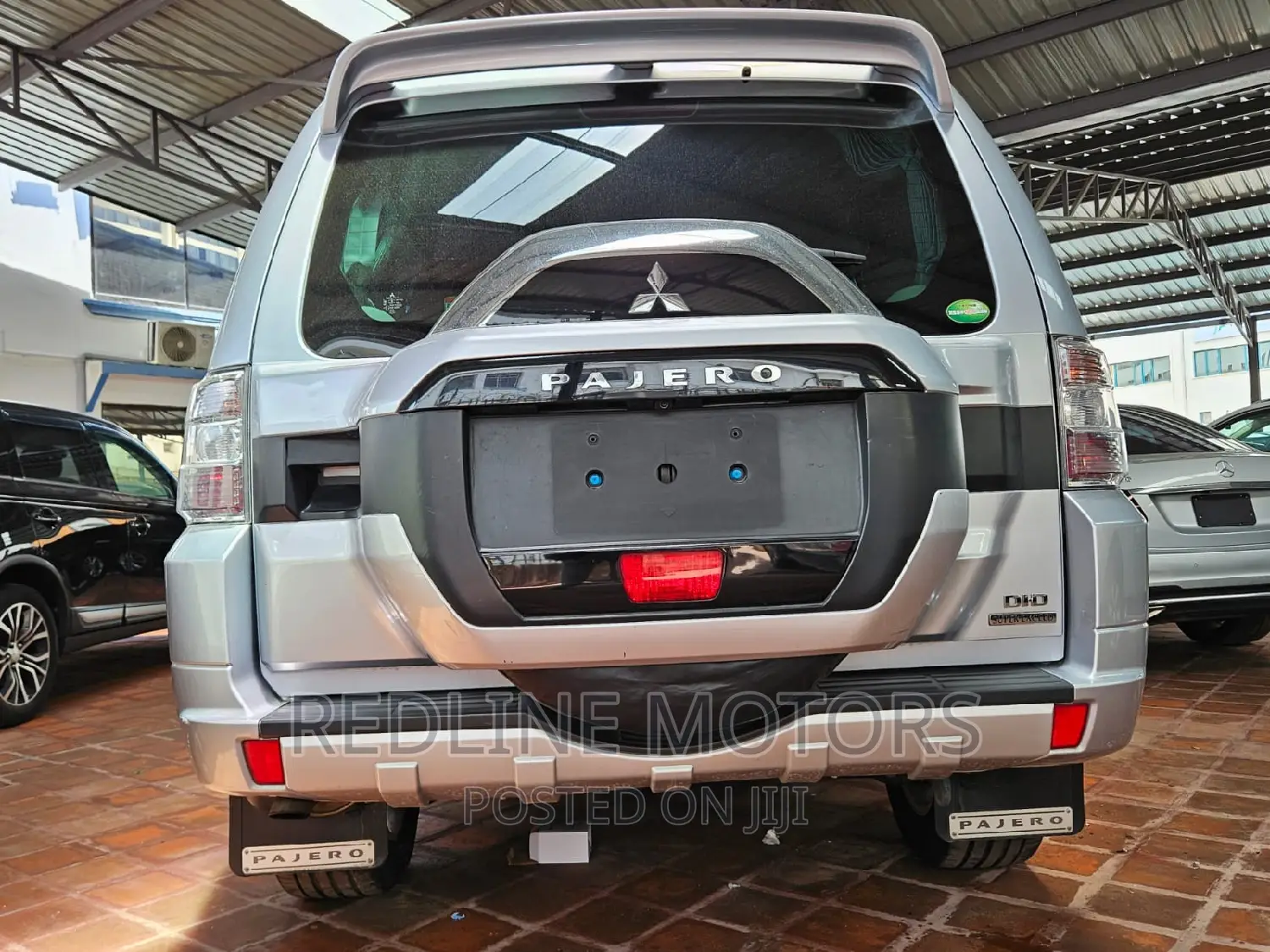 Mitsubishi Pajero V80 3.2 DI-D 2016 Black