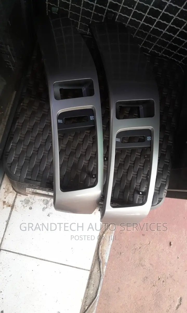 Toyota Landcruiser Prado 120 Vent Covers