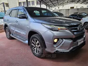Toyota Fortuner 2017 Silver
