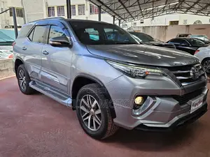 Toyota Fortuner 2017 Silver