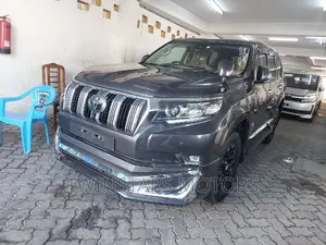 Toyota Land Cruiser Prado 2.8 2018 Gray