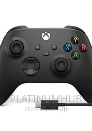Xbox Carbon Black Pad T7y - main view