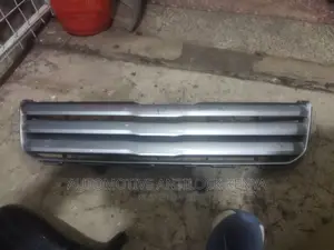Noah 2000-2003 Grill