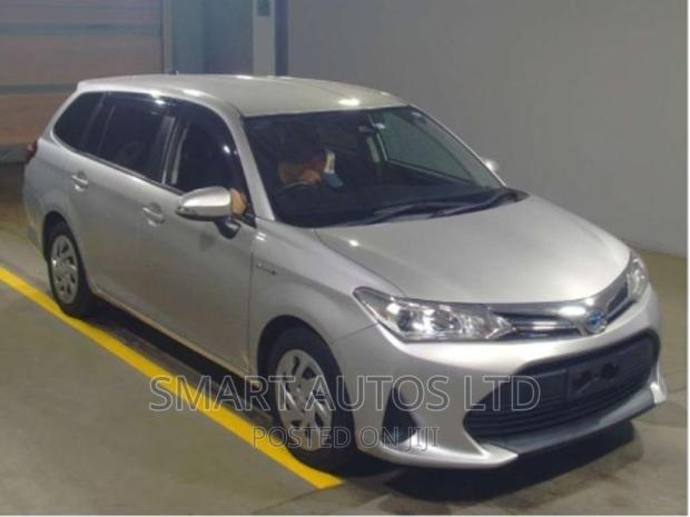 Toyota Corolla Fielder 2018 Silver - thumbnail 2