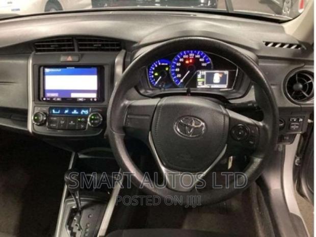 Toyota Corolla Fielder 2018 Silver - thumbnail 3