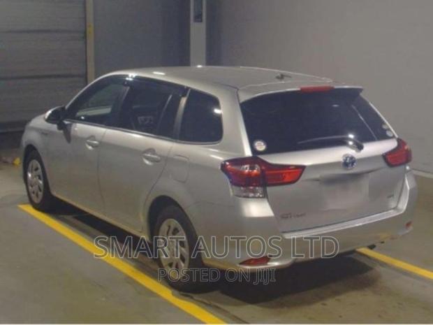 Toyota Corolla Fielder 2018 Silver - thumbnail 9