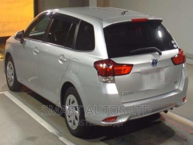 Toyota Corolla Fielder 2018 Silver - thumbnail 5