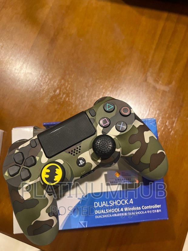 SONY Wireless Controller Play Station 4 Q1z - main view