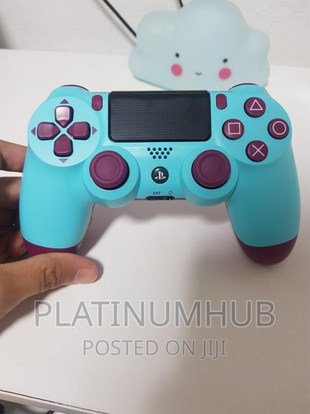 SONY Play Station 4 Wireless Controller Ub5 - main view