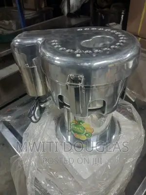 Commercial Juice Extractor